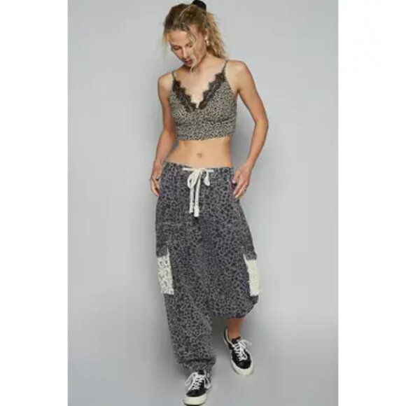 POL Dark Quiet Crochet Pocket Charcoal Leopard Pants Size Medium - Picture 3 of 6